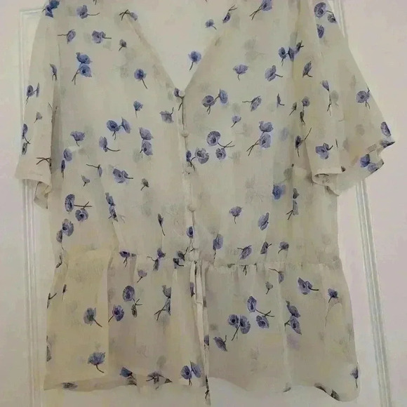 Cream with blue flowers George size large blouse - Picture 2 of 5